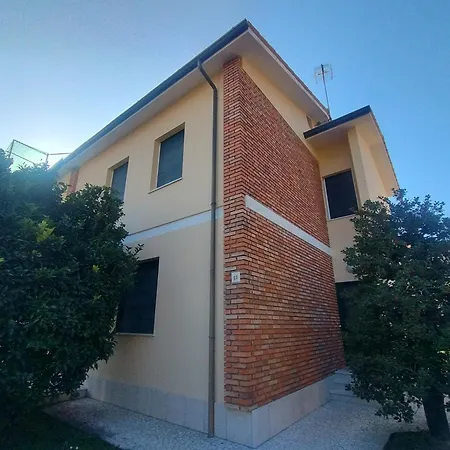 Casa Carlina Pet Friendly * Saló